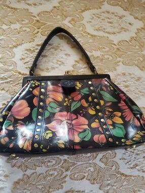 Patricia Nash Vintage Style Frame-Top Handbag in Black And Multicolor Floral